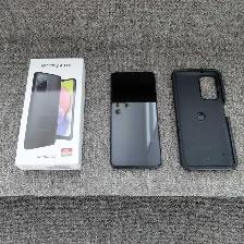 Samsung Galaxy A03s avec étui et carte SD