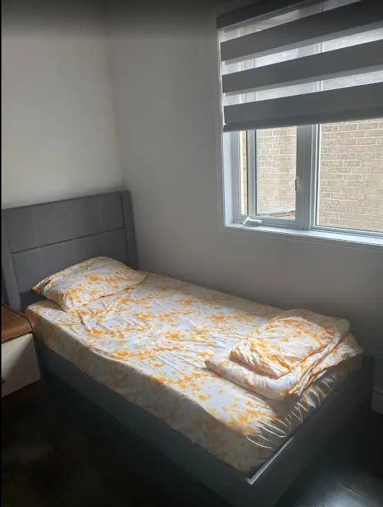 One Private Room to Rent in Brampton: Bramalea & Sandalwood - Photo 2