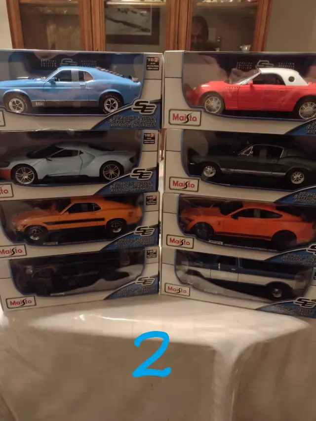 Maisto Diecast 1:18 Cars #2 - Photo 2