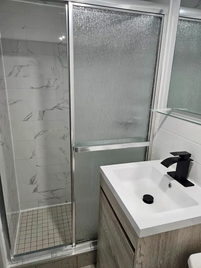 Furnished Master Room, Private Washroom, All Utilities Included - Photo 5