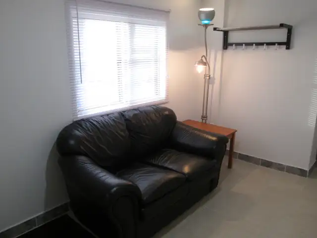 Furnished Master Room, Private Washroom, All Utilities Included - Photo 7