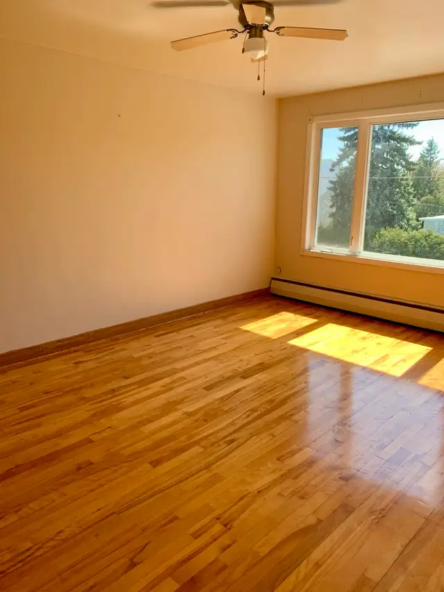 Brossard for rent- Top Floor 3BR –Bright & Clean - Photo 3