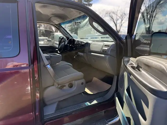 2006 Ford F-350 XLT Dually - Photo 7