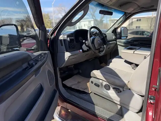 2006 Ford F-350 XLT Dually - Photo 8