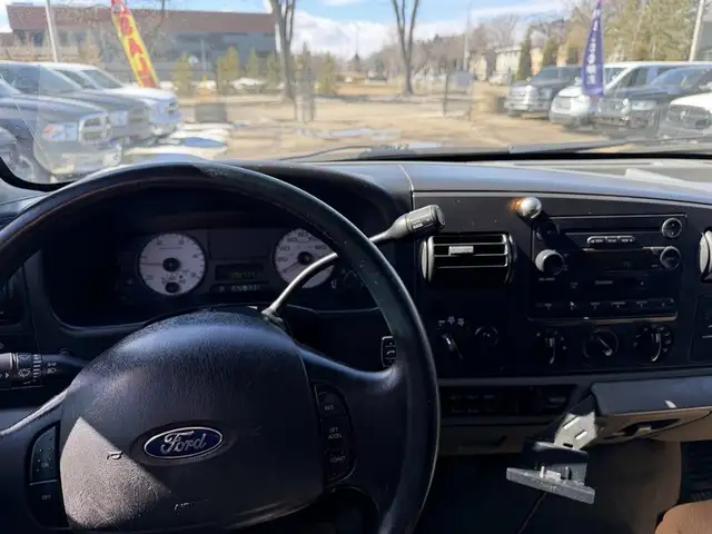 2006 Ford F-350 XLT Dually - Photo 9