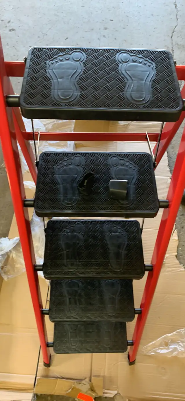 Five step ladder, lightweight, stepstool, portable, folding - Photo 2