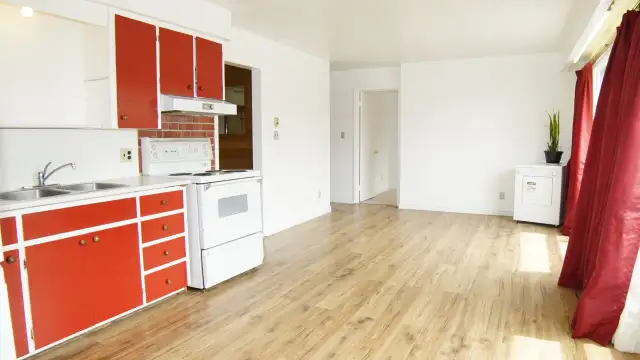 FOR LEASE – Prince Albert2 Bedroom bright and spacious unit - Photo 3