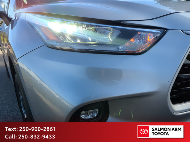 2025 Toyota Highlander XLE XLE AWD, NEW TIRES, NEAR NEW BRAKES - Photo 8