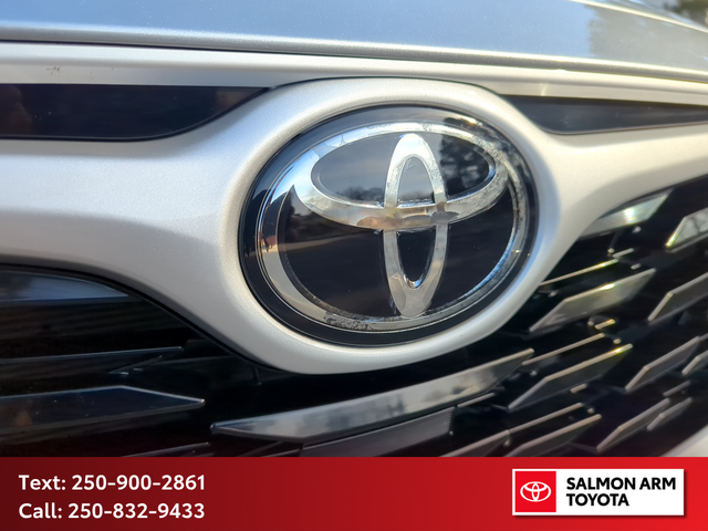 2025 Toyota Highlander XLE XLE AWD, NEW TIRES, NEAR NEW BRAKES - Photo 9