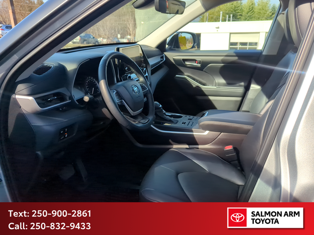 2025 Toyota Highlander XLE XLE AWD, NEW TIRES, NEAR NEW BRAKES - Photo 13