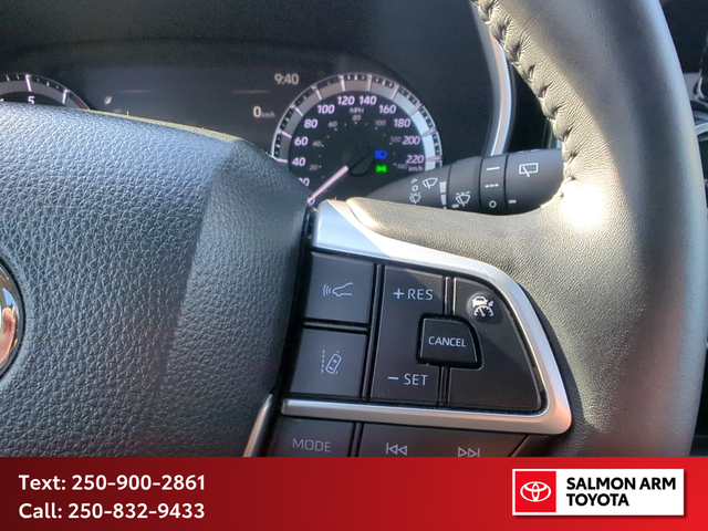 2025 Toyota Highlander XLE XLE AWD, NEW TIRES, NEAR NEW BRAKES - Photo 16