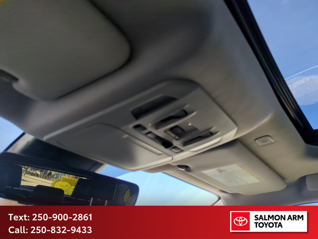 2025 Toyota Highlander XLE XLE AWD, NEW TIRES, NEAR NEW BRAKES - Photo 21