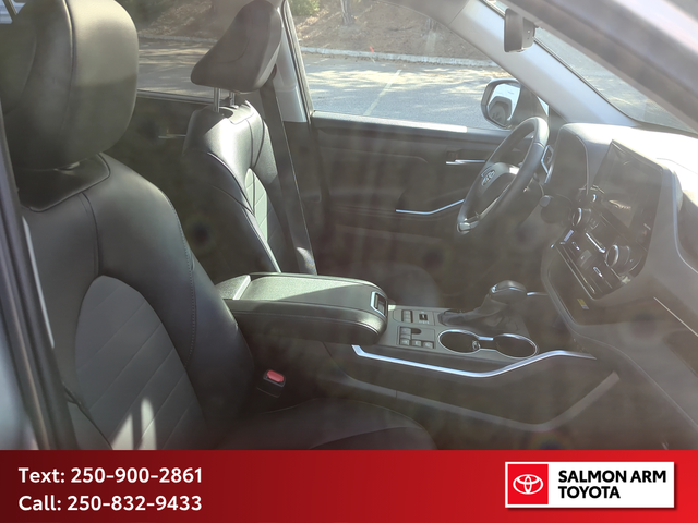 2025 Toyota Highlander XLE XLE AWD, NEW TIRES, NEAR NEW BRAKES - Photo 22
