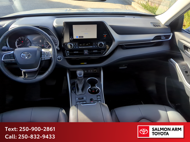 2025 Toyota Highlander XLE XLE AWD, NEW TIRES, NEAR NEW BRAKES - Photo 24