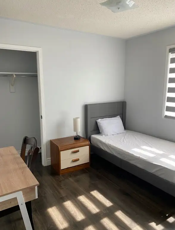 One Private Furnished Room to Rent in Brampton - Photo 7