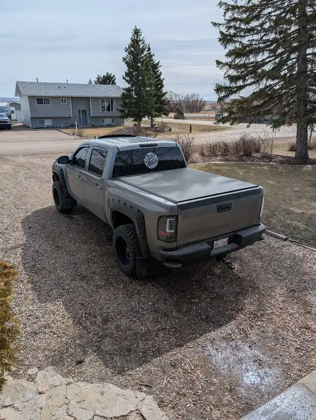 2008 Chevrolet Silverado 1500 LTZ Crew Cab 4X4 - Photo 2