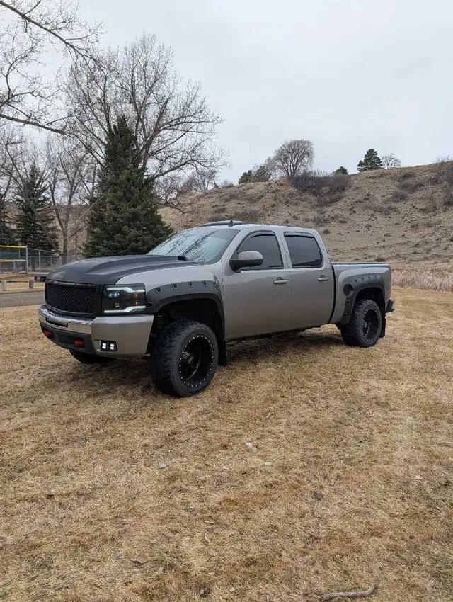 2008 Chevrolet Silverado 1500 LTZ Crew Cab 4X4 - Photo 3