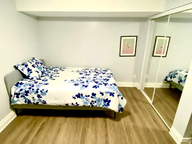 Available Furnished Room for rent 5min walk to Algonquin College - Photo 3