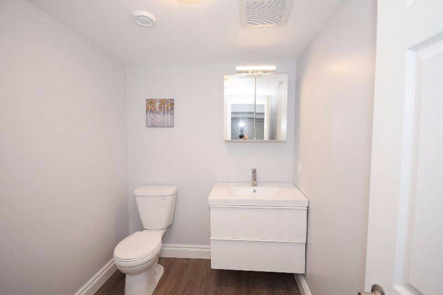 Available Furnished Room for rent 5min walk to Algonquin College - Photo 8