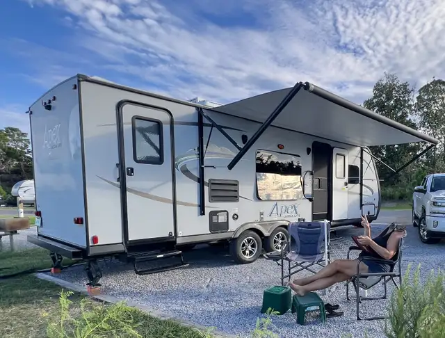 Couples Travel Trailer (Lite)