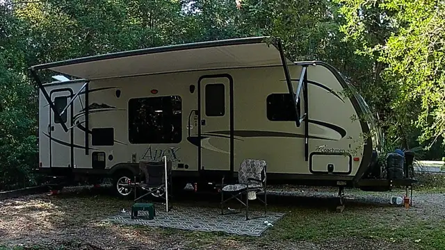 Couples Travel Trailer (Lite) - Photo 4