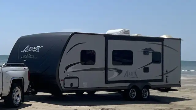 Couples Travel Trailer (Lite) - Photo 5