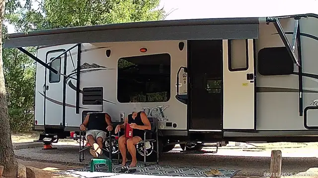 Couples Travel Trailer (Lite) - Photo 10