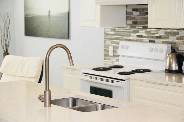 Furnished Room for rent 5 min walk to Algonquin College - Photo 9