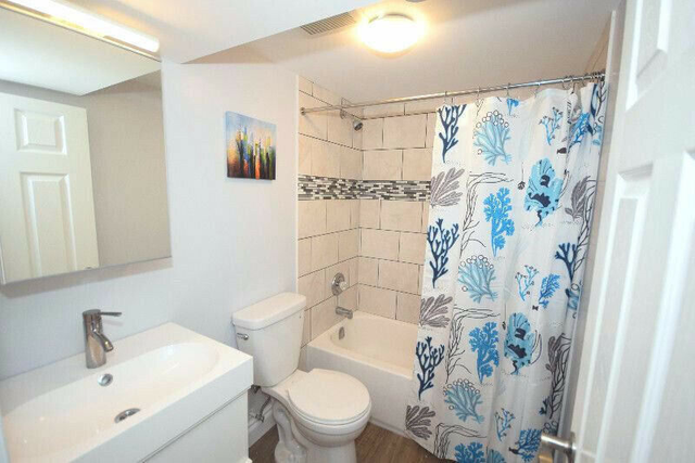 Furnished Room for rent Only 5 minutes walk to Algonquin College - Photo 5