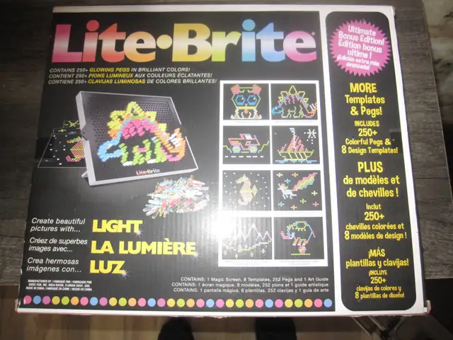 BRAND NEW 262 PIECE LITE BRITE ULTIMATE BONUS EDITION - Photo 2
