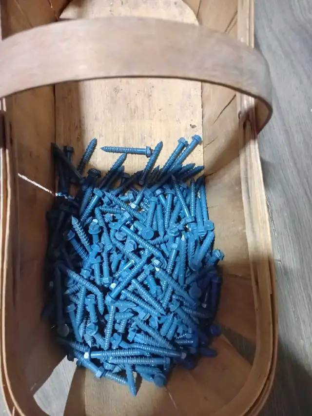 Extra. Stuff - Photo 3