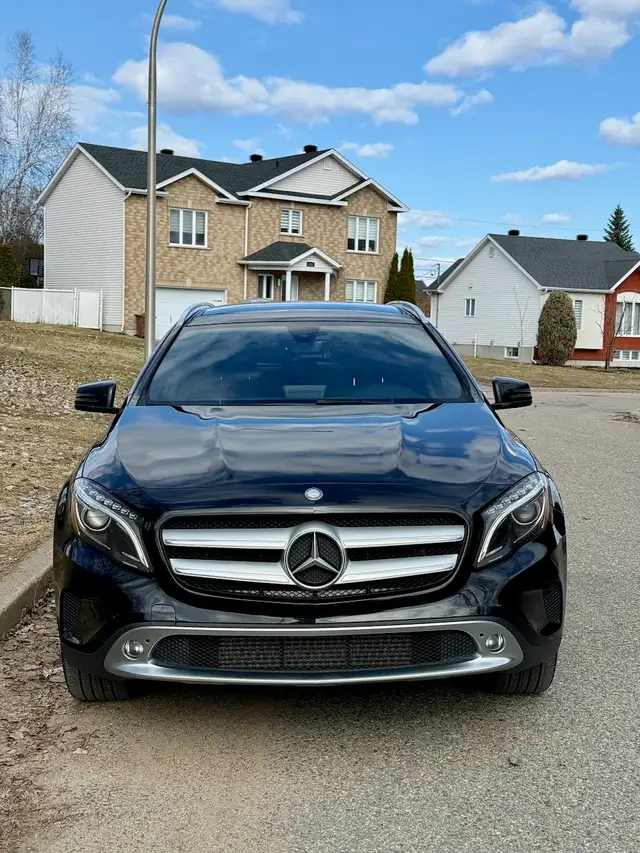 Mercedes-Benz GLA 250 4MATIC 2017 Noir - Bas kilométrage, jamais - Photo 2