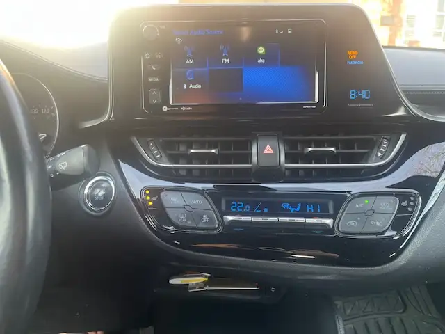 2018 Toyota C-HR XLE  4 winter tires on rims - Photo 7