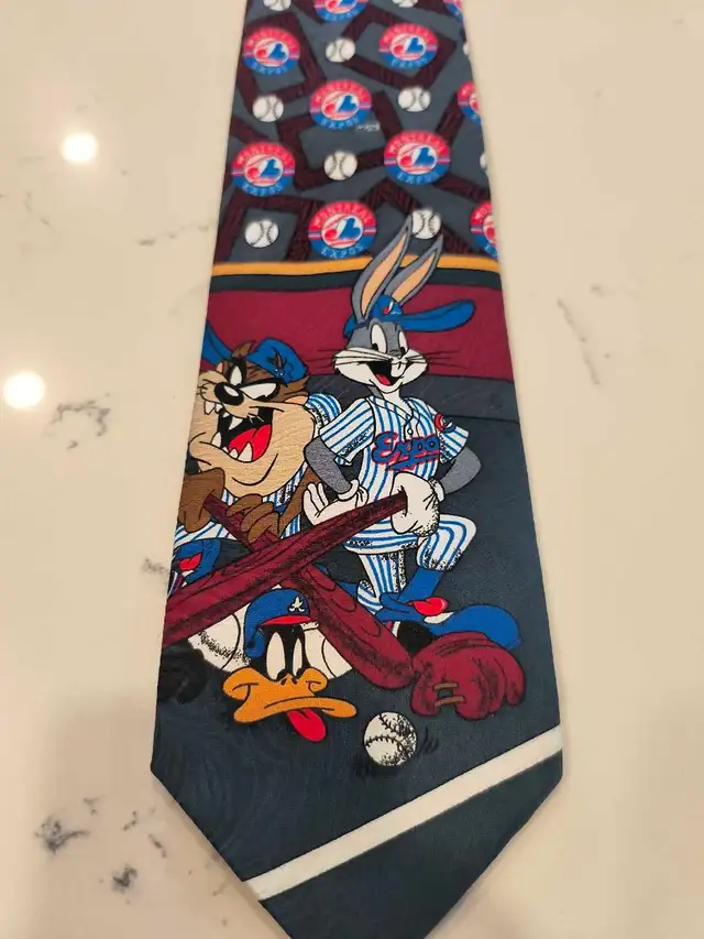 Montreal Expos and Looney Toons Tie. - Photo 2