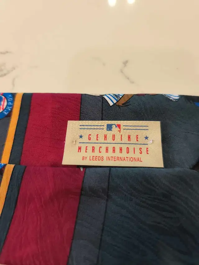 Montreal Expos and Looney Toons Tie. - Photo 4