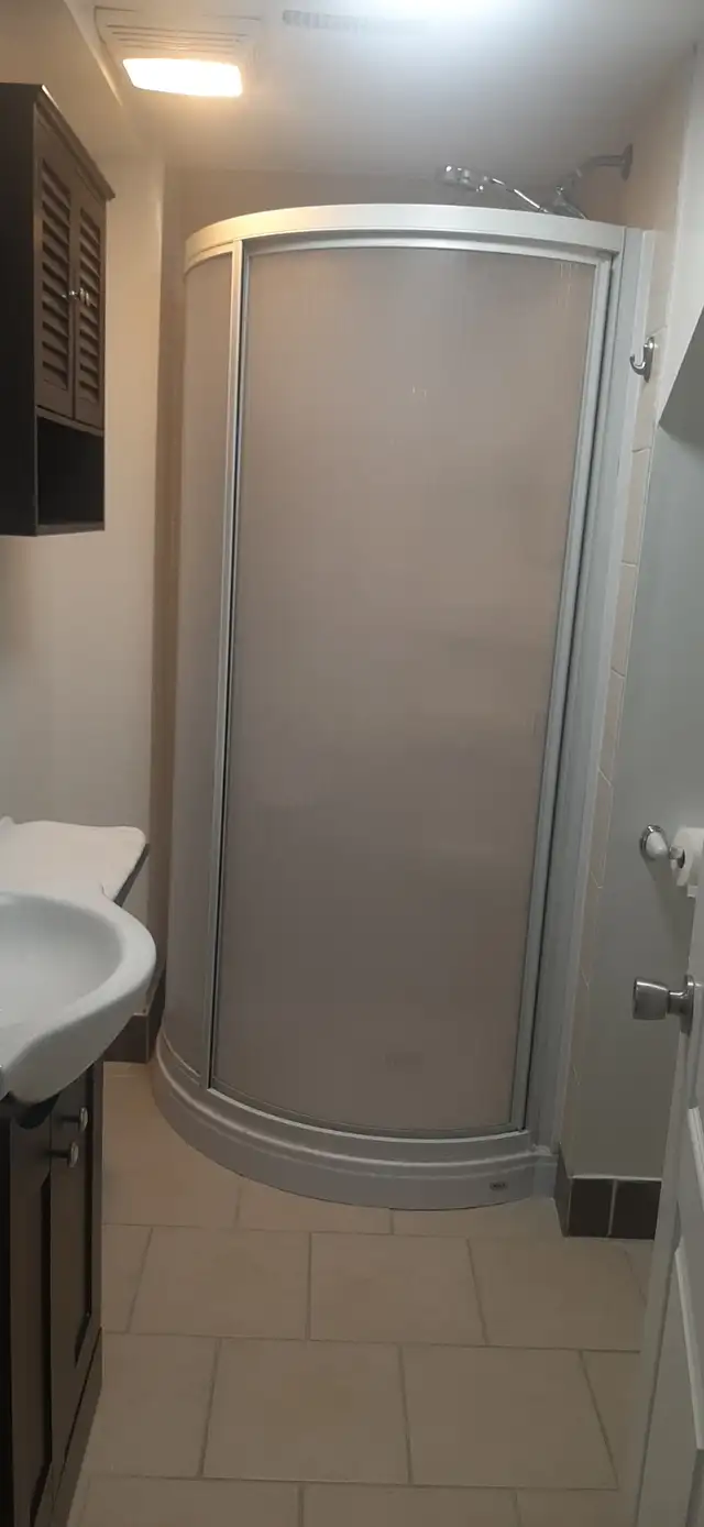 Room for rent - Photo 5