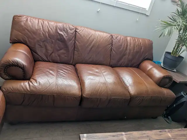 divant brun en cuire brut - Photo 2