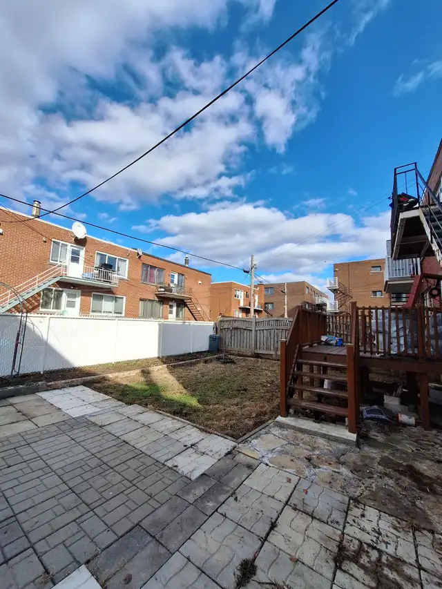 Large 9½ (5½ Basement) Plex For Rent Ville StLaurent/Ahuntsic - Photo 11