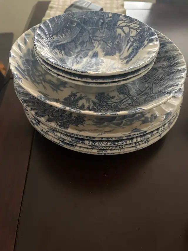 Antique Dishes - Photo 2