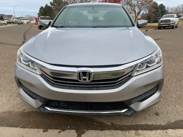 2016 Honda Accord LX - Photo 3