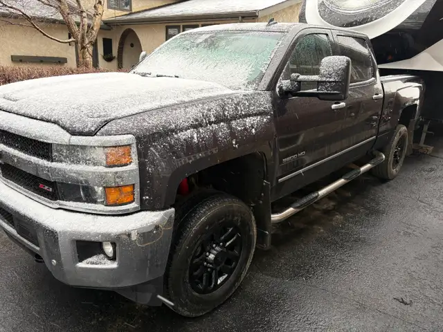 2015 Chev 3500hd Z71 LTZ
