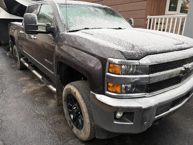 2015 Chev 3500hd Z71 LTZ - Photo 3
