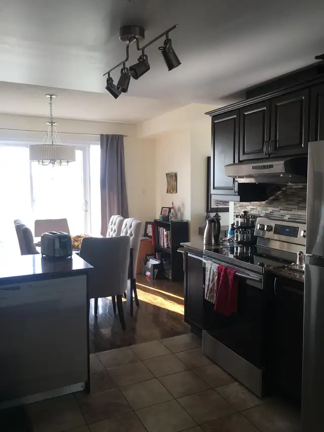 Grand 4 1/2 à louer – Unité de coin lumineuse! ✨ - Photo 9