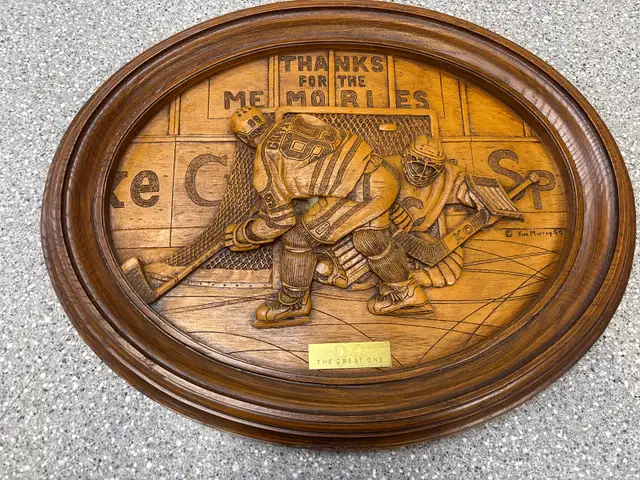 Kim Murray Wood Carving Decorations - Photo 4