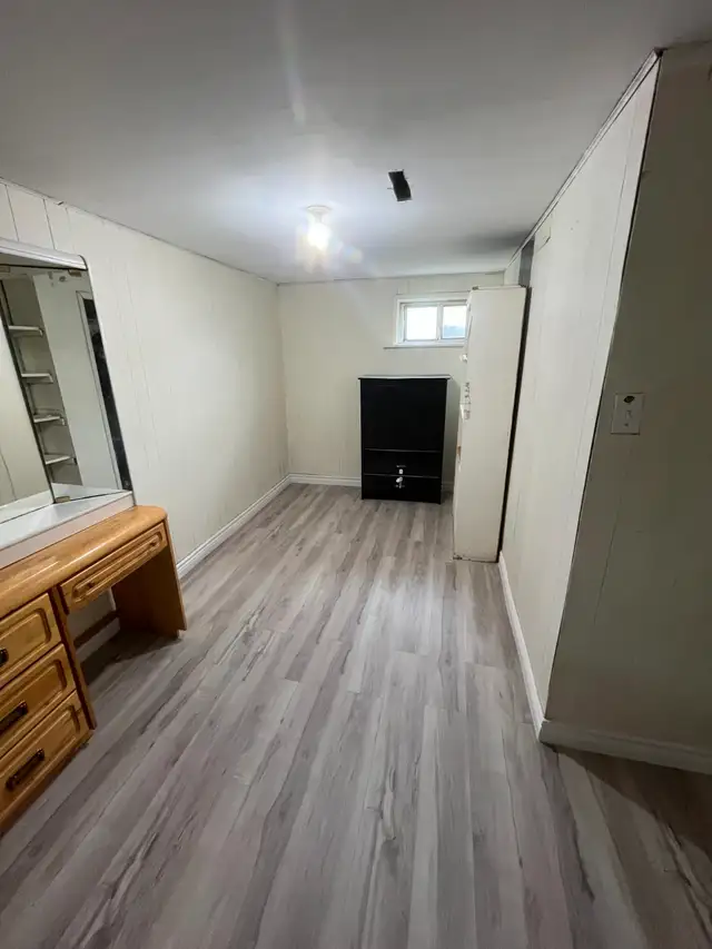 Two bedrooms basement for rent in Etobicoke from May 1st - Photo 2