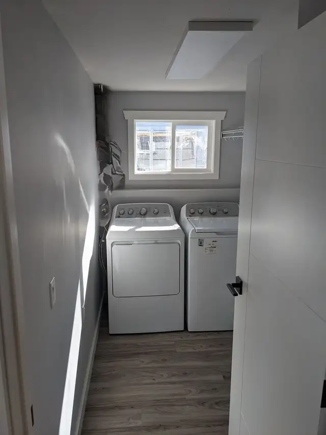 Manufactured Home FOR SALE in Coaldale - Complete Renovation - Photo 9