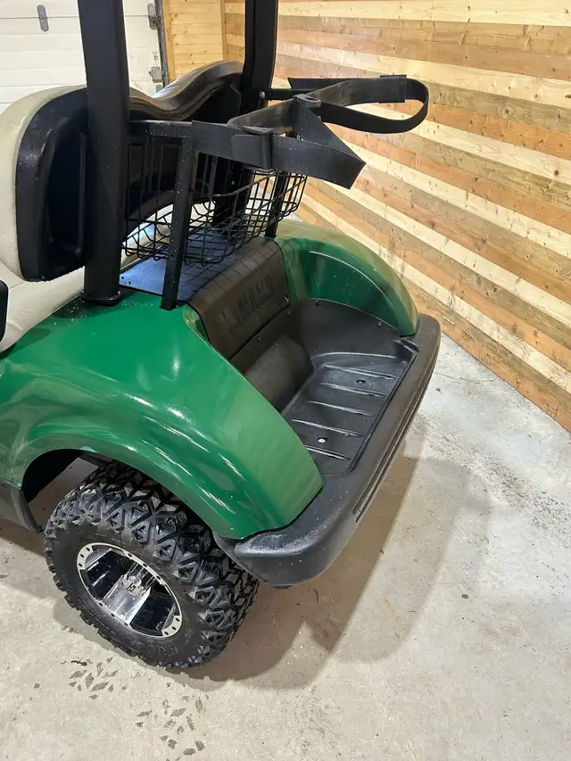 Yamaha Golf Cart - Photo 2