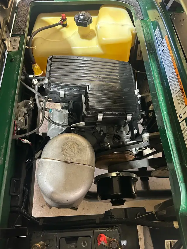 Yamaha Golf Cart - Photo 3