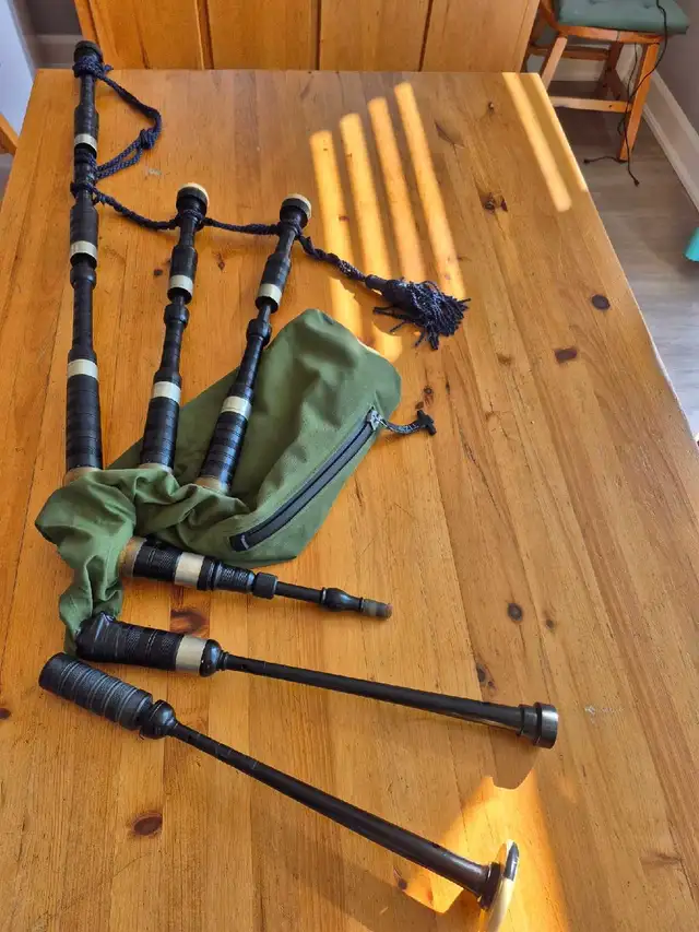 A set of Gillanders McLeod Bagpipes - Photo 2