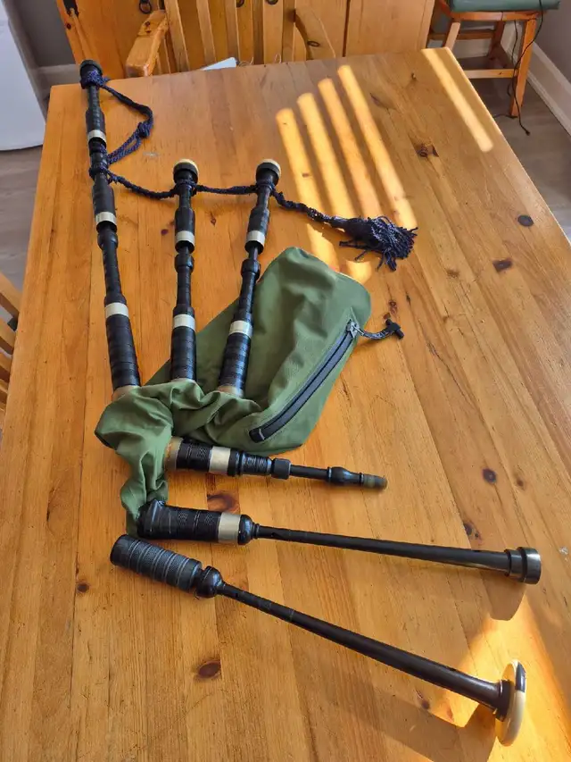 A set of Gillanders McLeod Bagpipes - Photo 3
